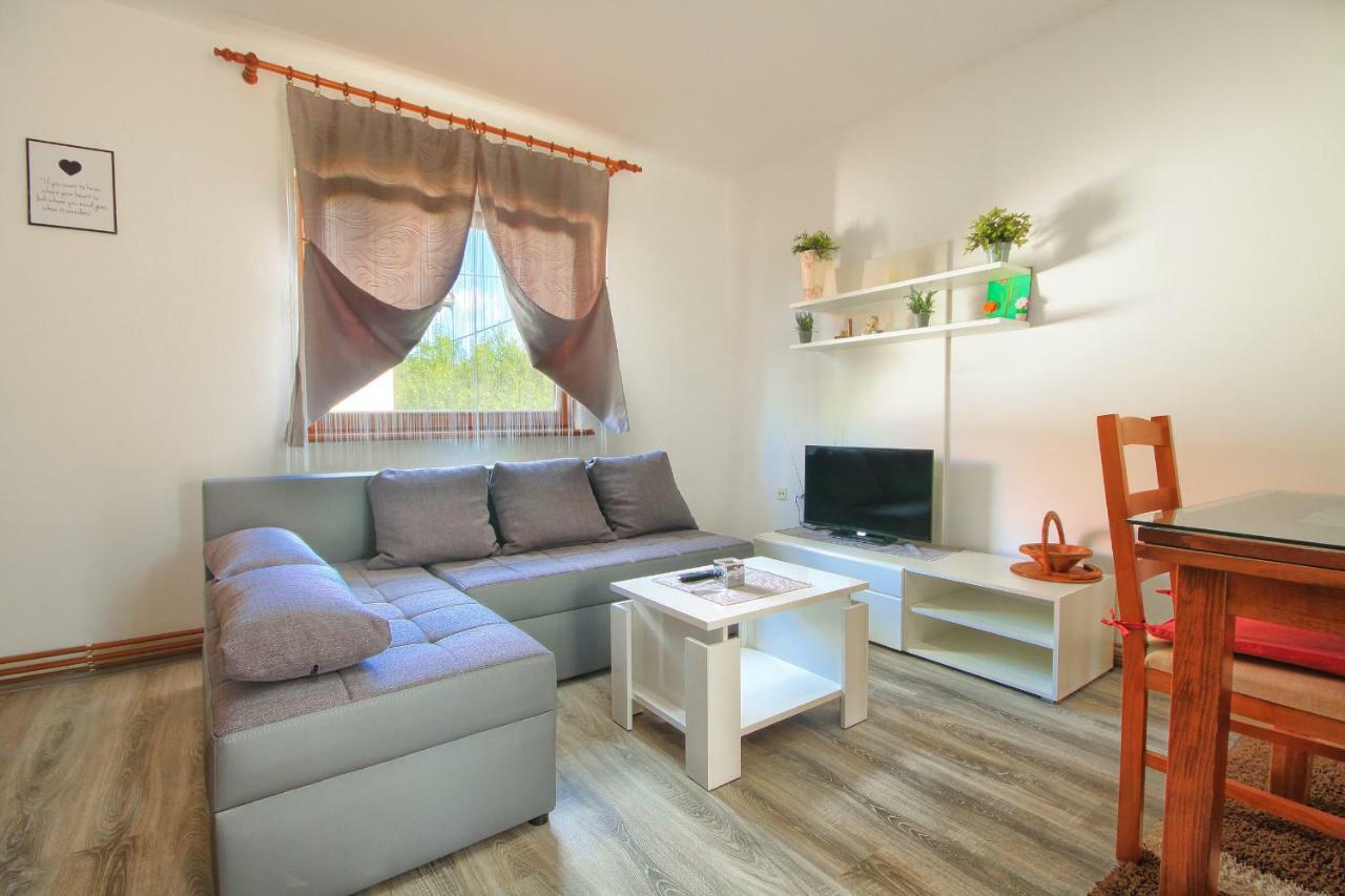 Apartman Katja Rakovica Eksteriør bilde