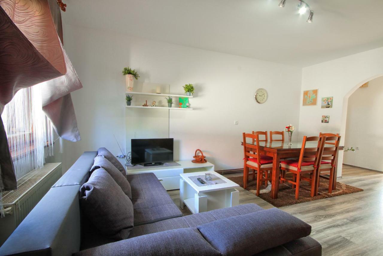 Apartman Katja Rakovica Eksteriør bilde